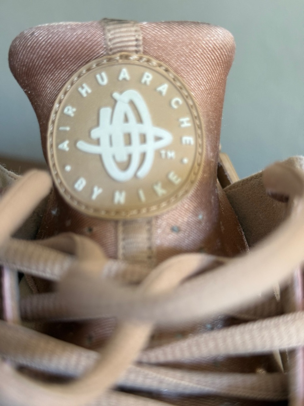Nike Air Huarache Run Premium 'Bronze' size 10 ladies - Picture 3 of 9